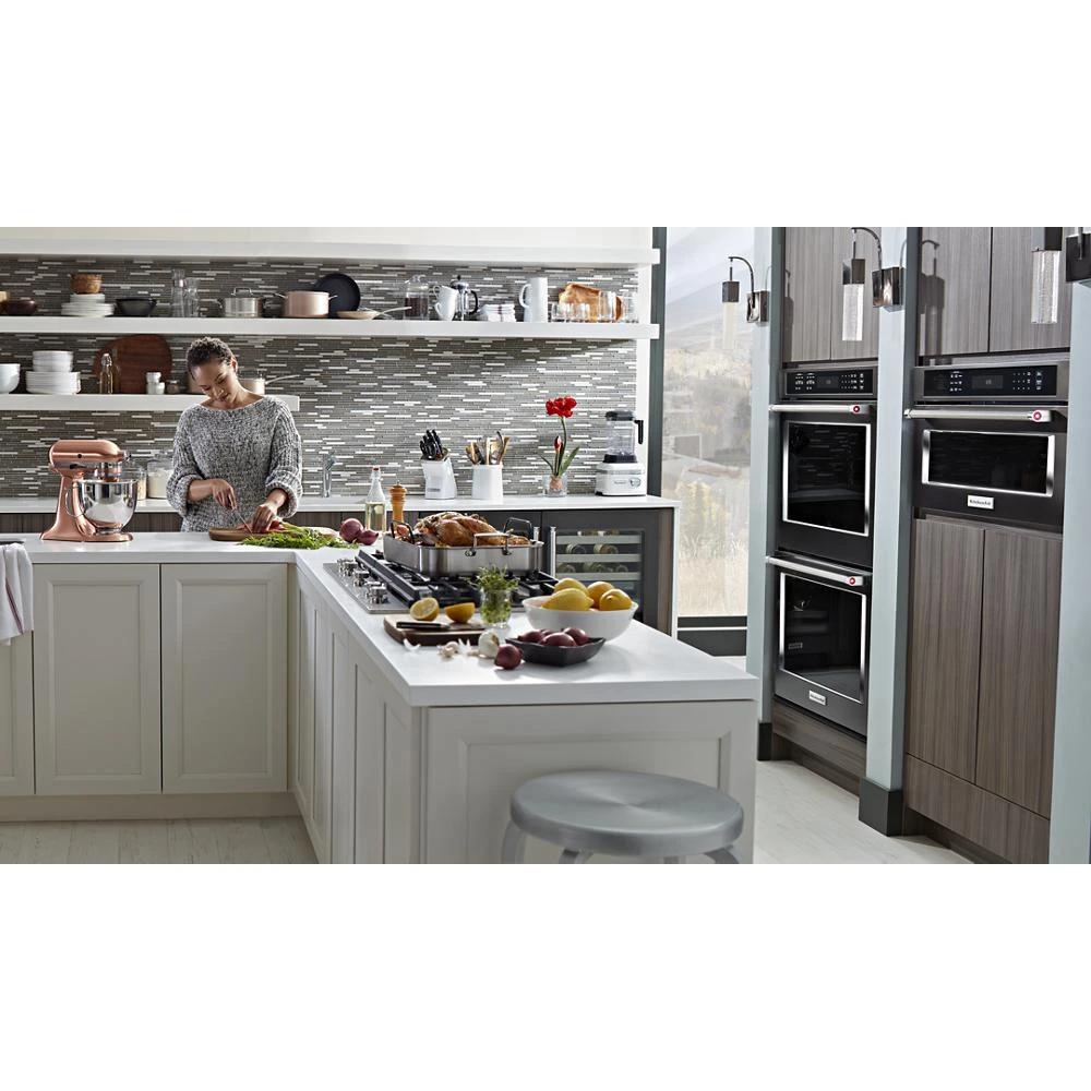36" 5-Burner Gas Cooktop with Griddle view 26
