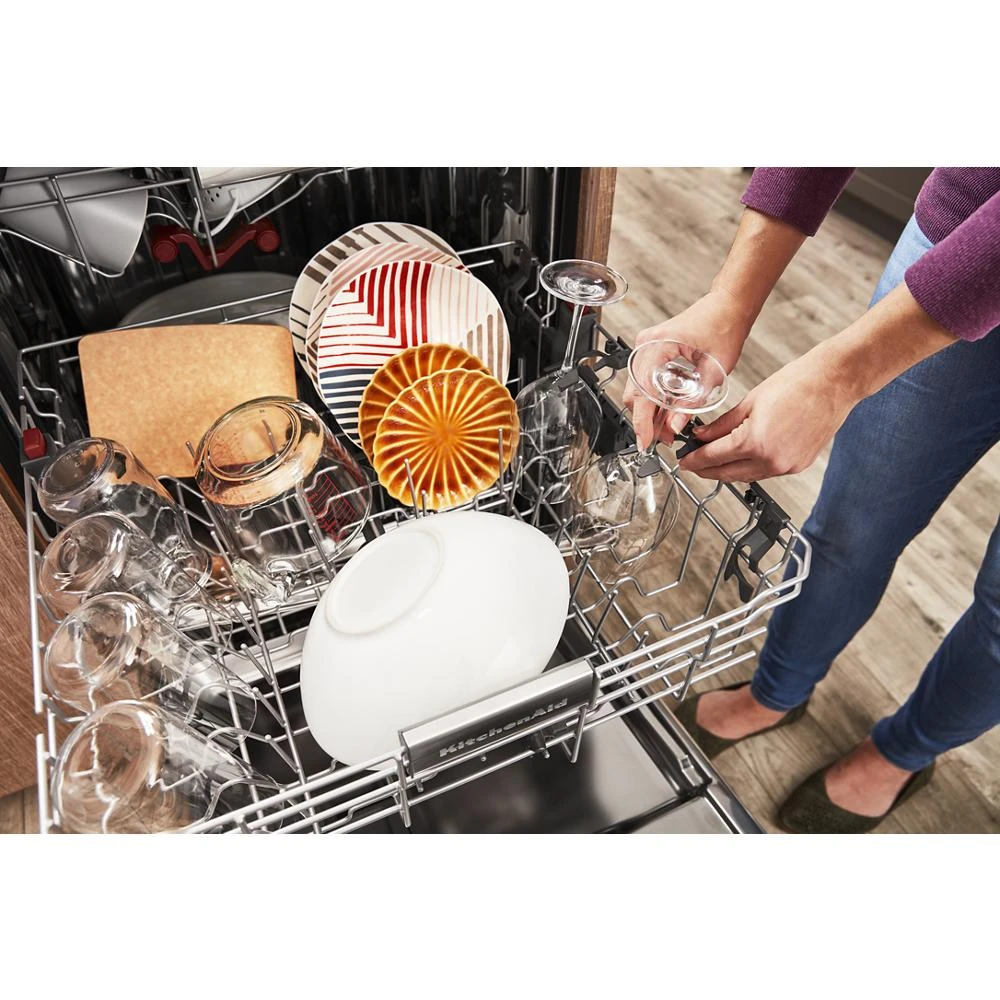360° Max Jets™ Third Rack Dishwasher with Fan-Enabled ProDry™ System, 44 dBA view 12