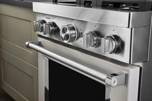 KitchenAid® 30'' Smart Commercial-Style Gas Range with 4 Burners KFGC500JMH