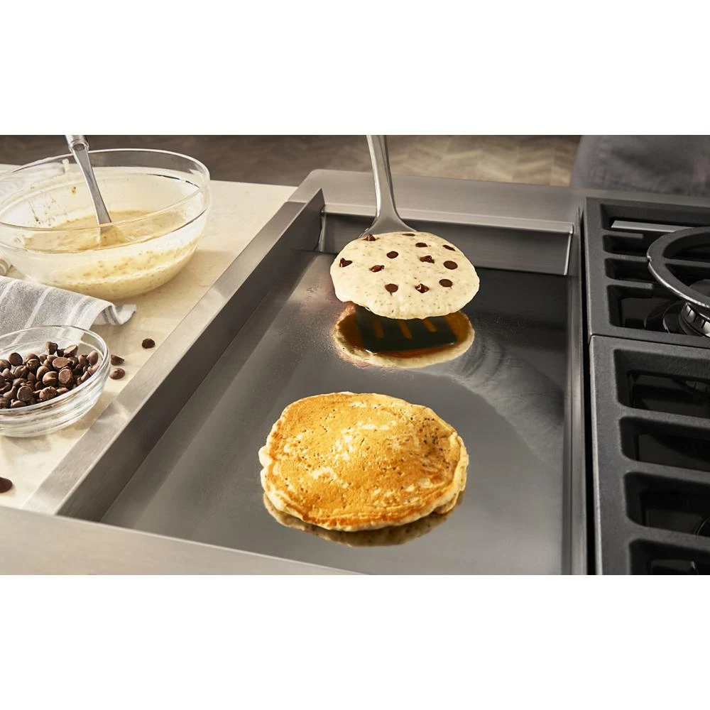 48'' Smart Commercial-Style Gas Range with Griddle KFGC558JMH