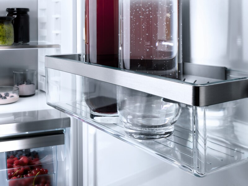 PerfectCool fridge‑freezer PerfectFresh Active, DynaCool, and IceMaker for outstanding appearance. KFN7795D