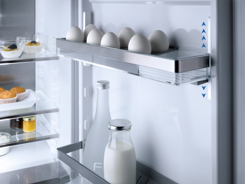 PerfectCool fridge‑freezer PerfectFresh Active, DynaCool, and IceMaker for outstanding appearance. KFN7795D