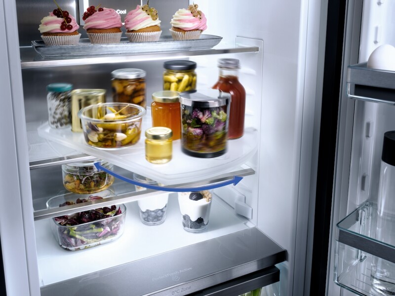 PerfectCool fridge‑freezer PerfectFresh Active, DynaCool, and IceMaker for outstanding appearance. KFN7795D