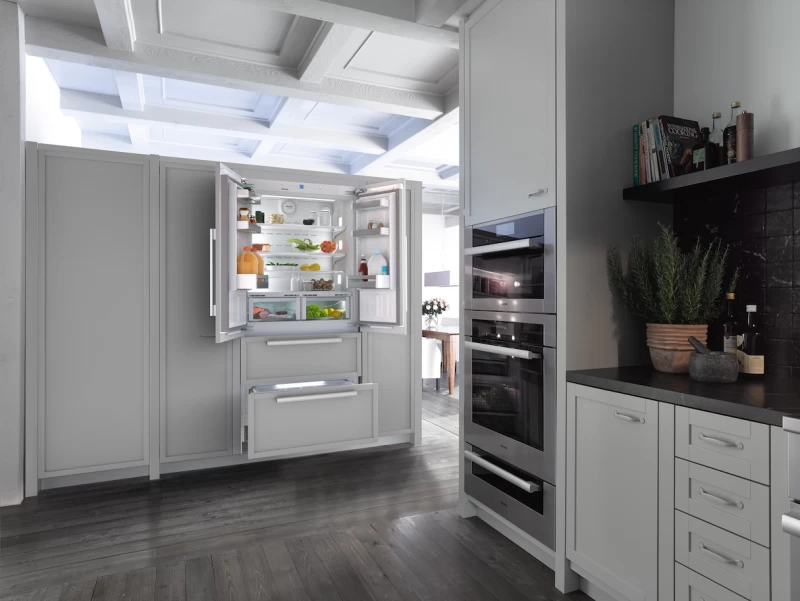 FrenchDoor Bottom‑mount Units maximum convenience thanks to generous large capacity and ice maker. KFNF9955IDE