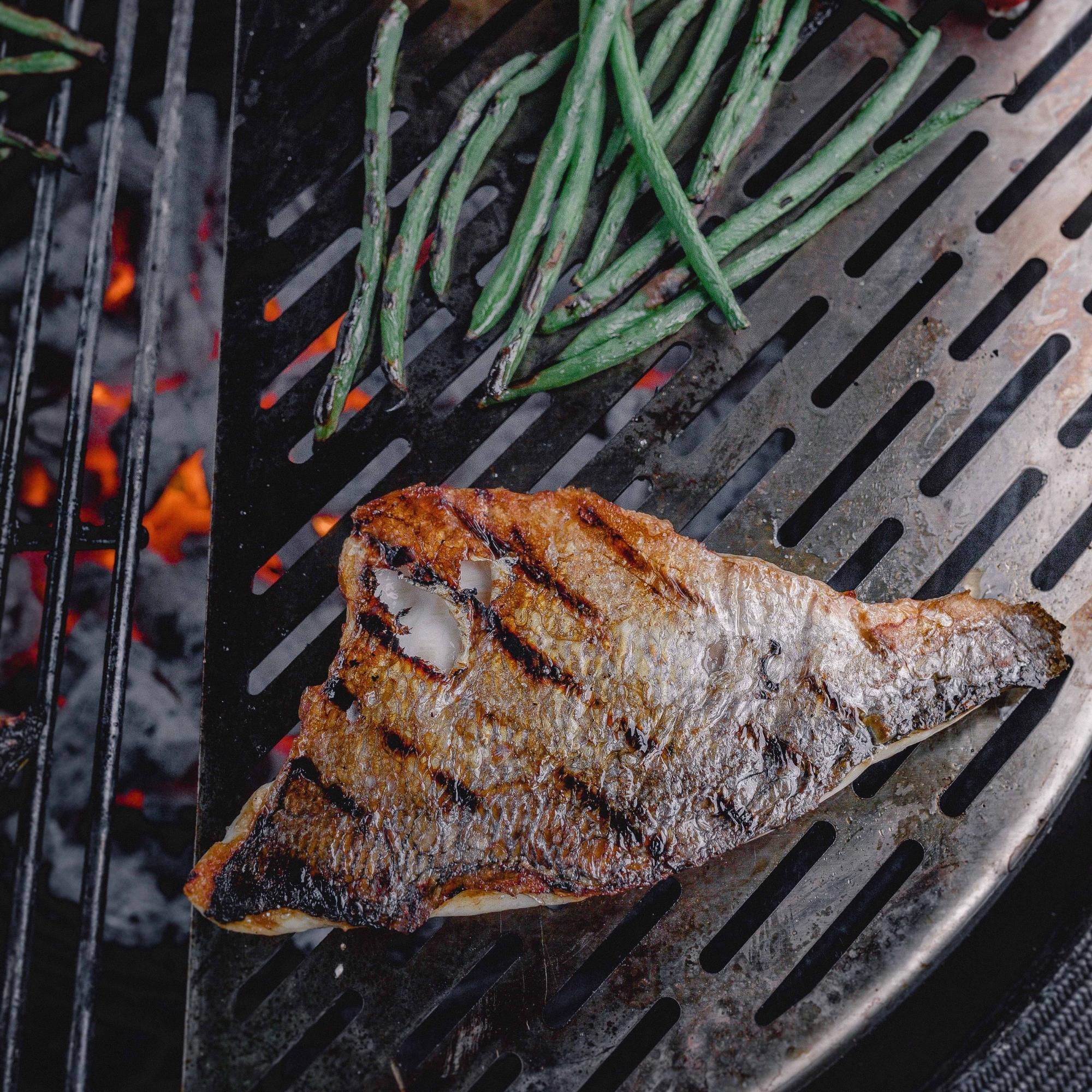 Half-Moon Fish and Vegetable Grate - Classic Joe KJHSSCGFV