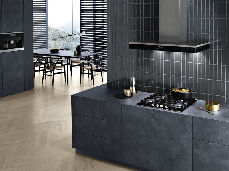 24" 4 Burner Gas Glass Cooktop (Stainless Steel) KM3010GSS