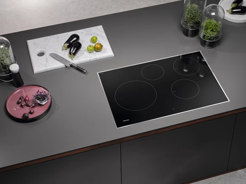 Induction Cooktop with 4 round cooking zones KM7730FR
