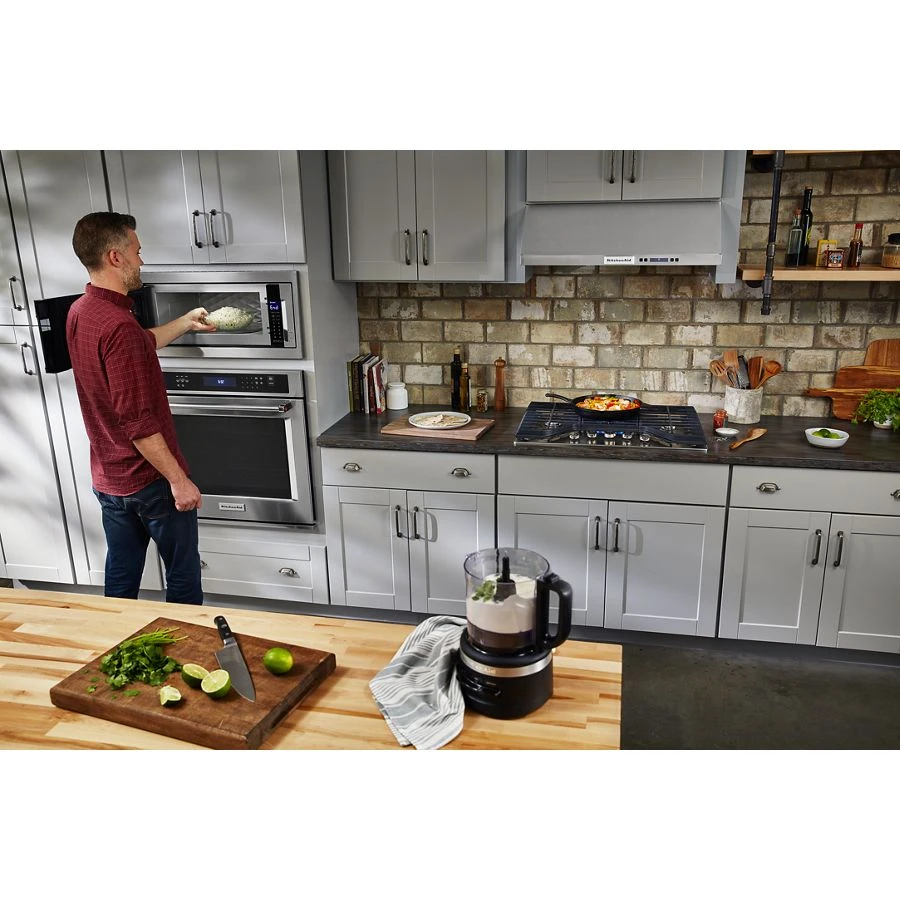 1000 Watt Built-In Low Profile Microwave with Slim Trim Kit view 9