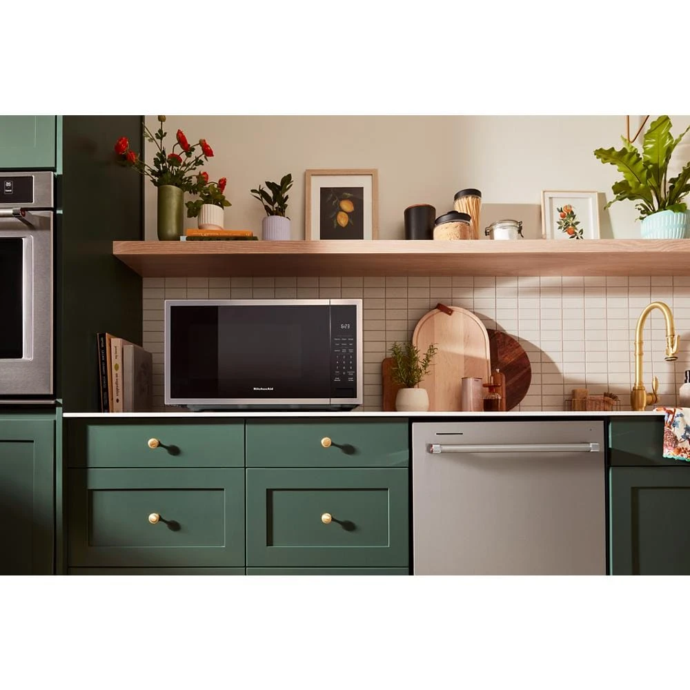 1.6 Cu. Ft. Countertop Microwave view 7