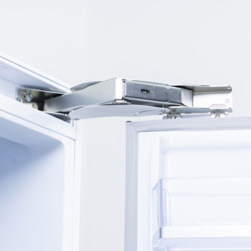 24″ Refrigerators KR240TR