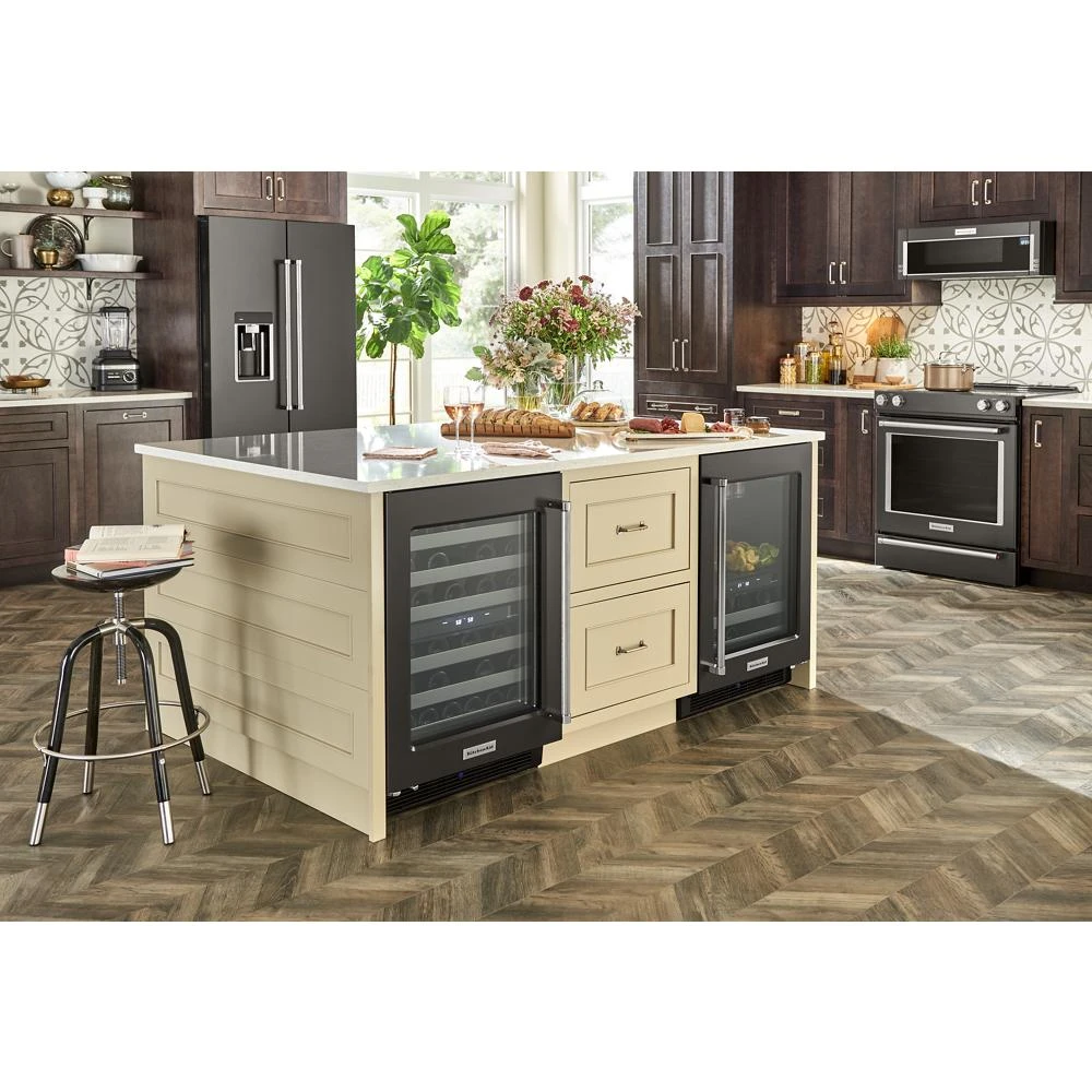 23.8 cu. ft. 36" Counter-Depth French Door Platinum Interior Refrigerator with PrintShield™ Finish view 31
