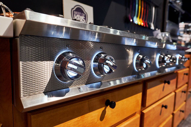 48″ 5-Burner Rangetop with 12″ Griddle KRT485GDNGCC1