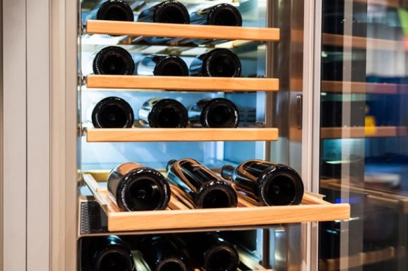 24" Wine Refrigerator KRWR24TQ