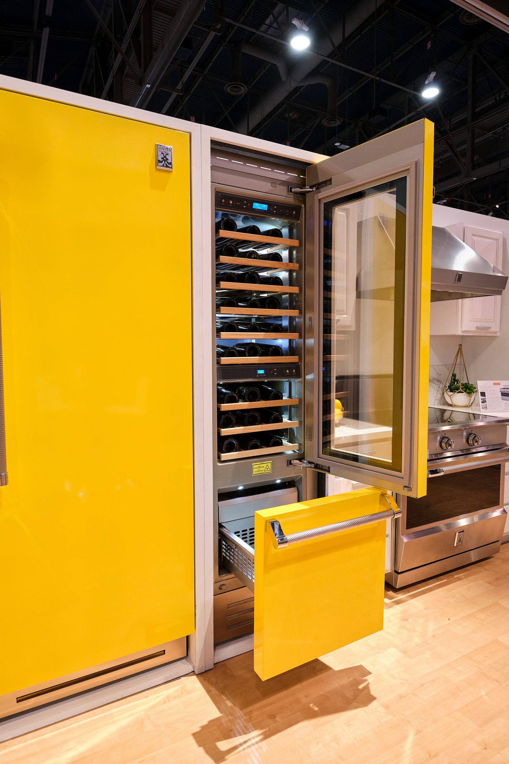 24" Wine Refrigerator KRWR24BU