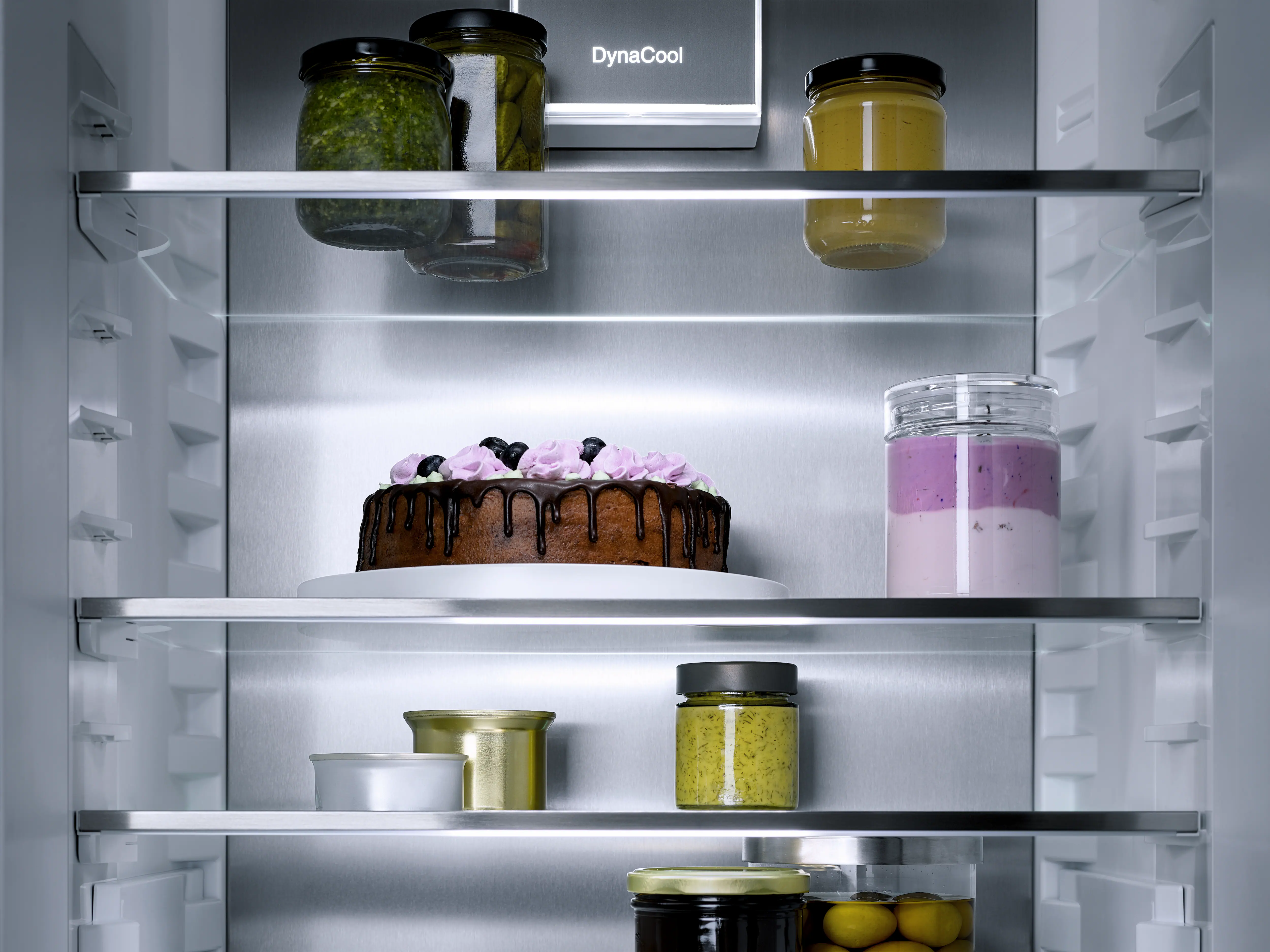 Built-in refrigerator, 70 in (178 cm) niche height KS7793D