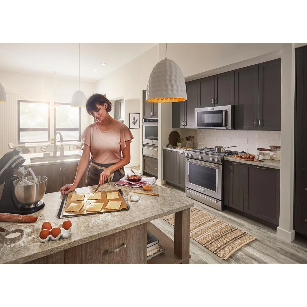 30-Inch 5 Burner Gas Convection Slide-In Range with Baking Drawer view 15