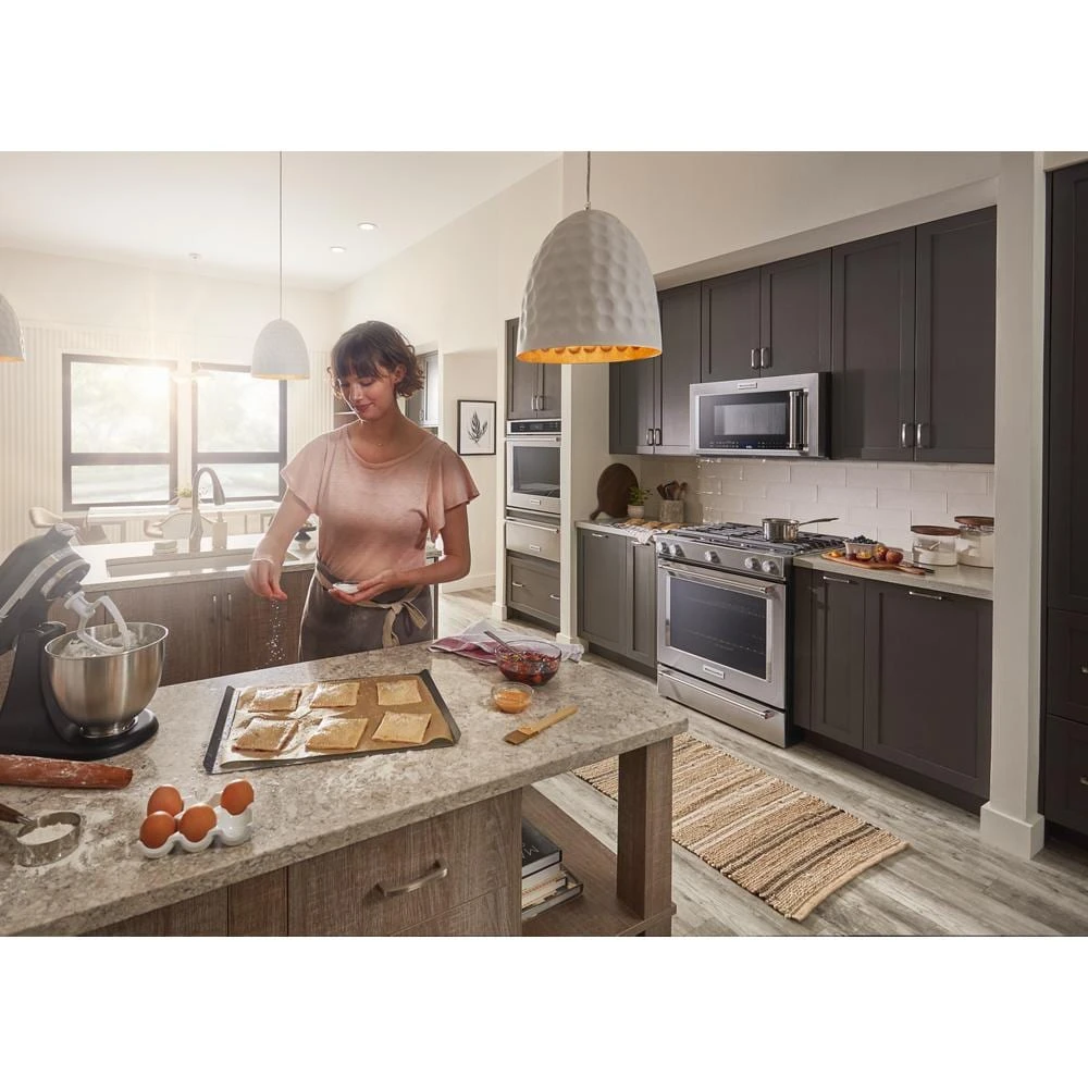 30-Inch 5 Burner Gas Convection Slide-In Range with Baking Drawer view 17