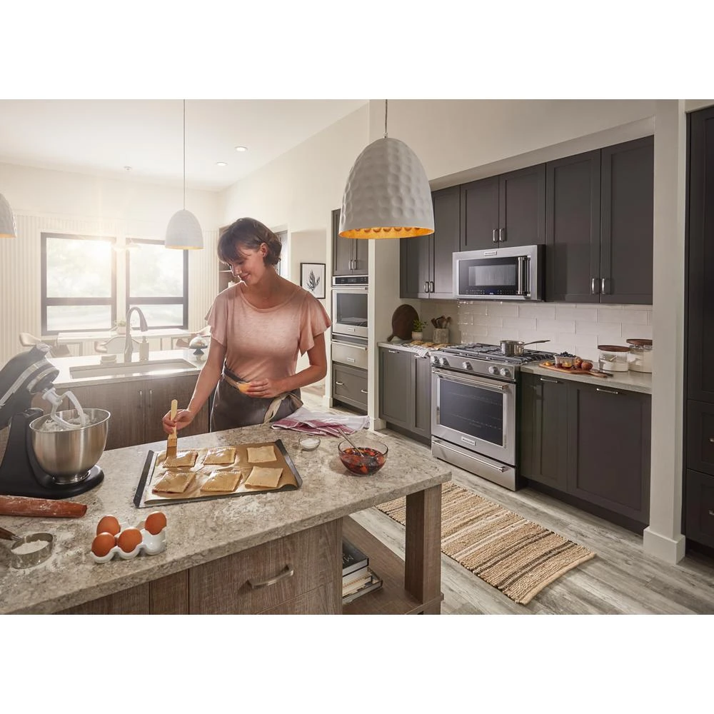 30-Inch 5 Burner Gas Convection Slide-In Range with Baking Drawer view 18