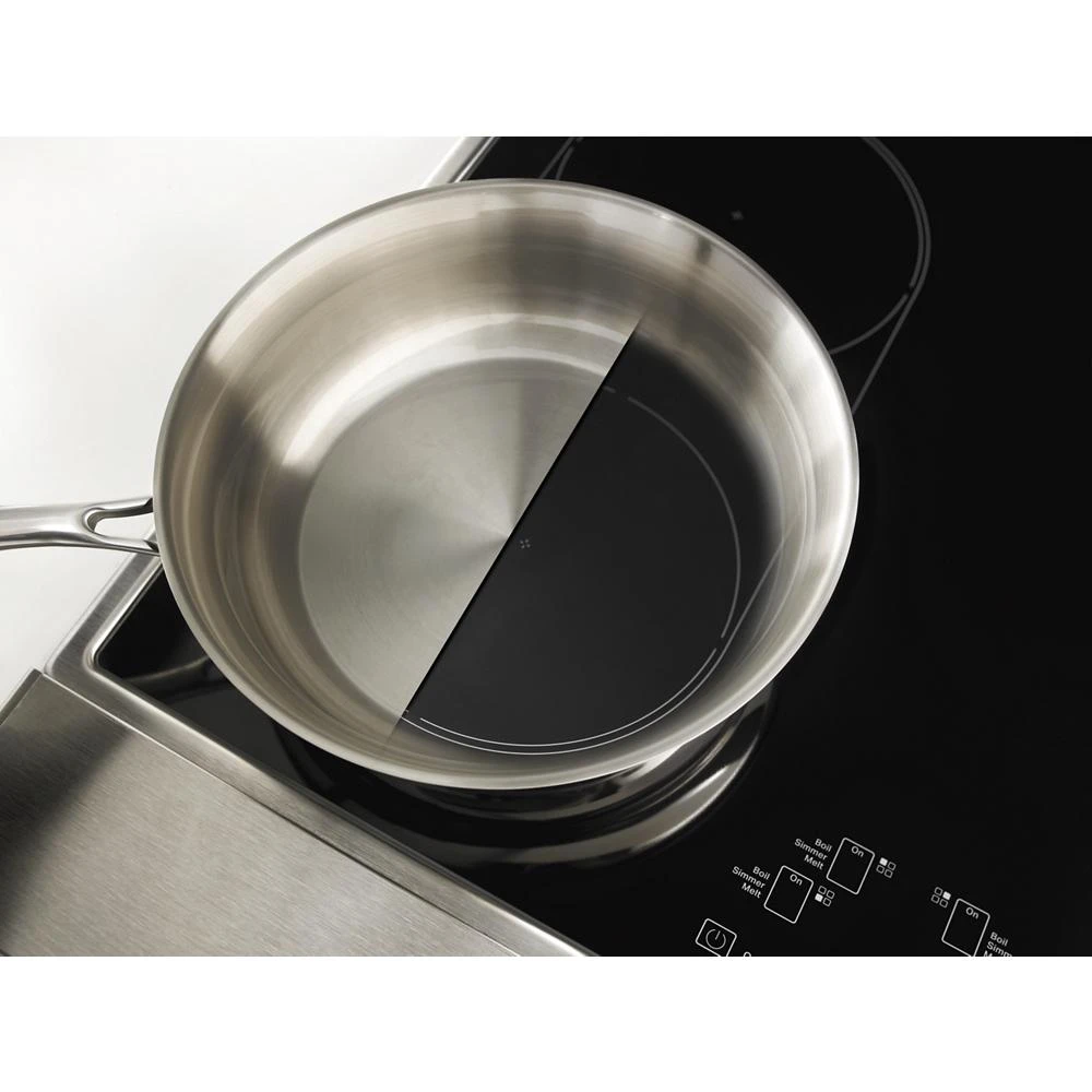 30-Inch 4-Element Induction Slide-In Convection Range with Air Fry view 4