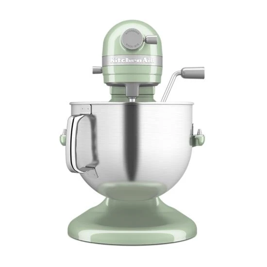 Professional-style performance paired with a 3-point locking bowl provides you with stability for mixing heavy, dense ingredients KSM70SKXXPT