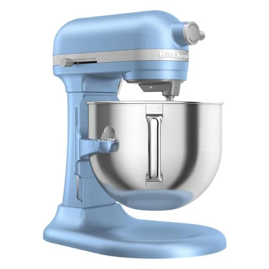 Professional-style performance paired with a 3-point locking bowl provides you with stability for mixing heavy, dense ingredients KSM70SKXXVB