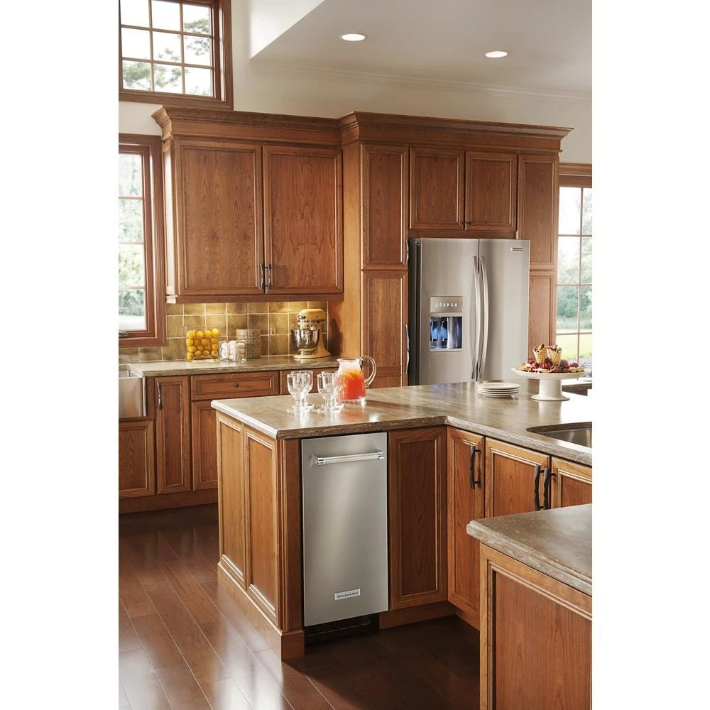 15" Automatic Ice Maker with PrintShield Finish view 7