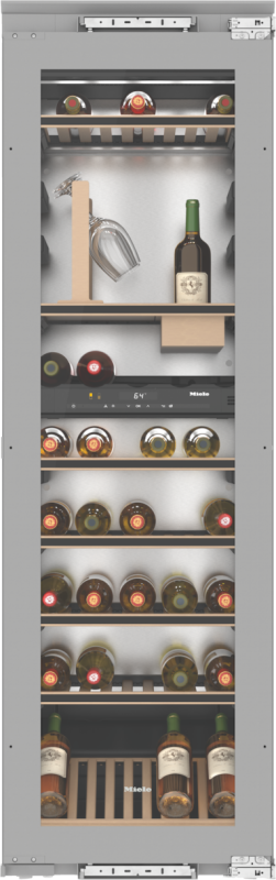 Built‑in wine storage unit with FlexiFrame and SommelierSet for wine connoisseurs. KWT6722IS