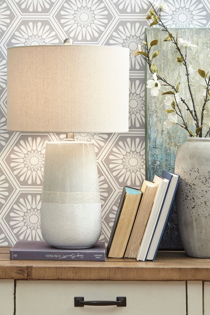 Shavon Beige And White Table Lamp L100724
