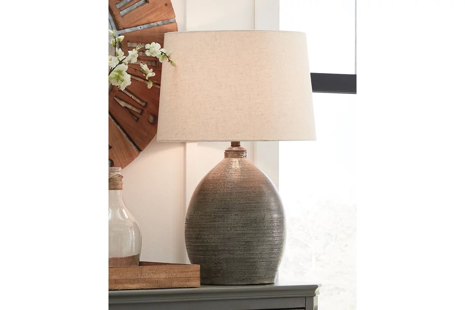 Joyelle Gray Terracotta Table Lamp L100744