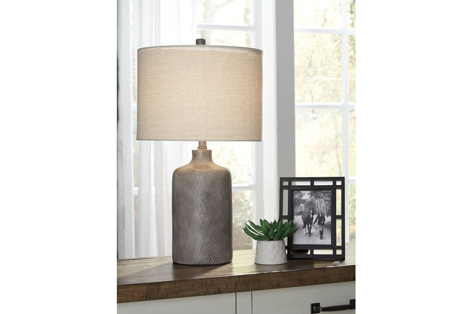 Linus Black Ceramic Table Lamp L117964