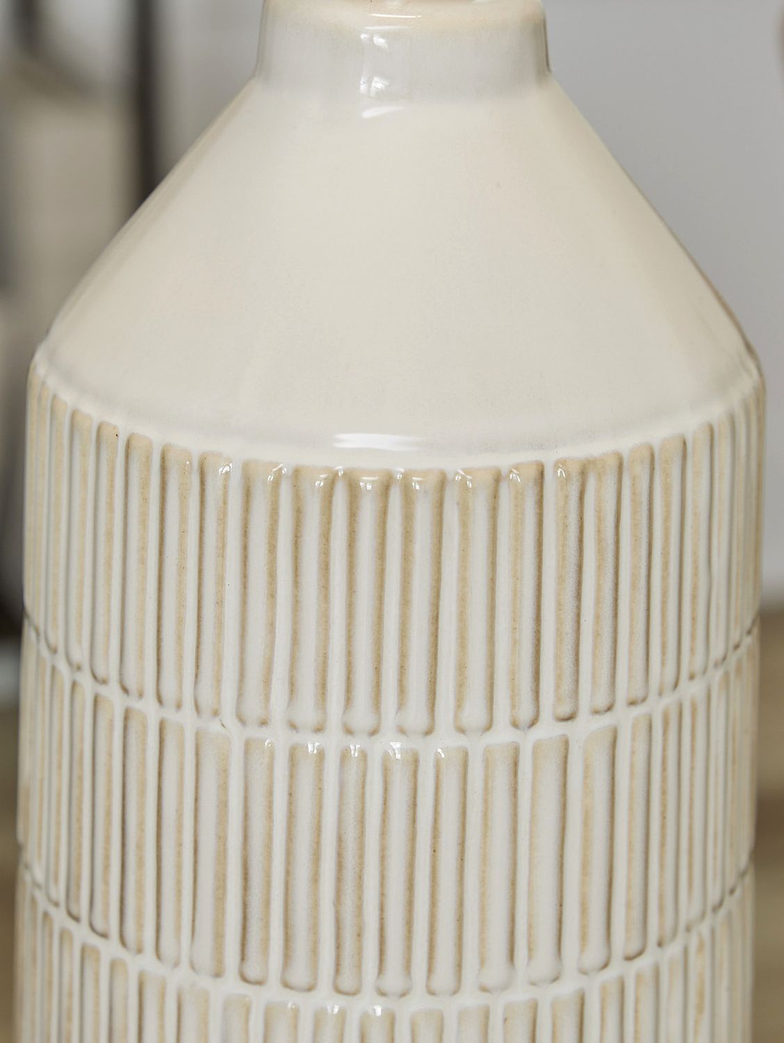 Willport Off White Table Lamp Set of 2 L177994