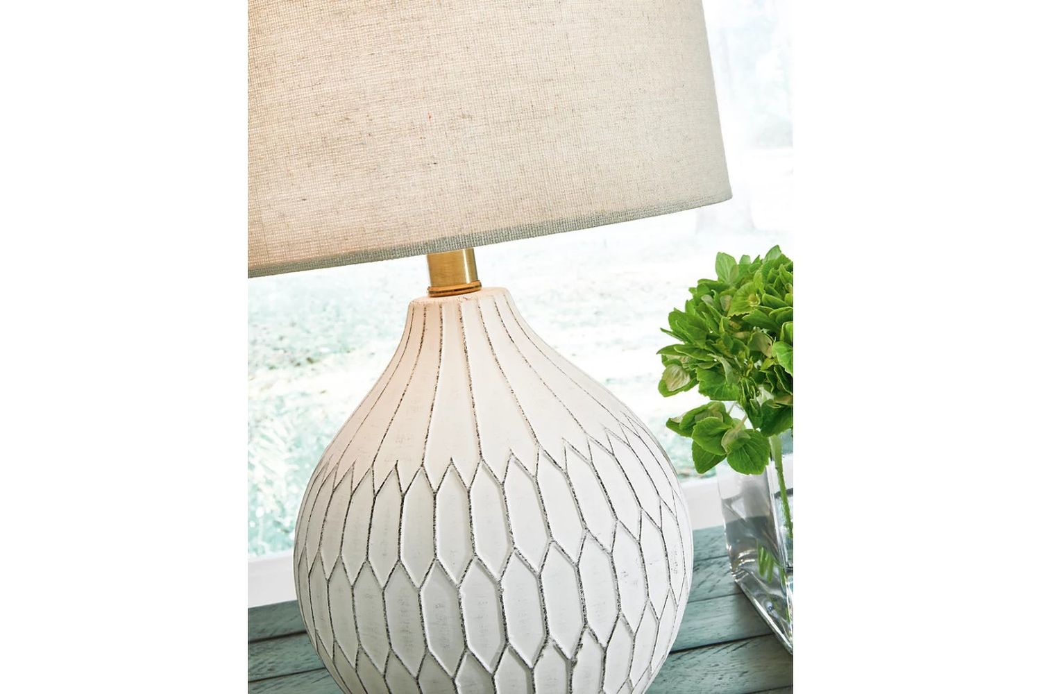 Wardmont White Table Lamp L180094