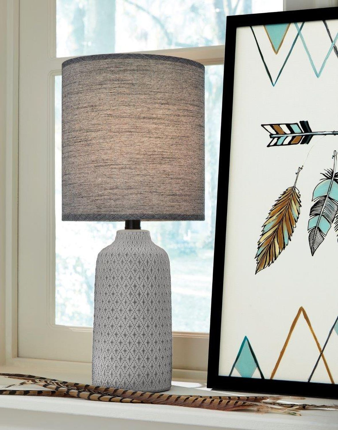 Donnford Black Table Lamp L180134
