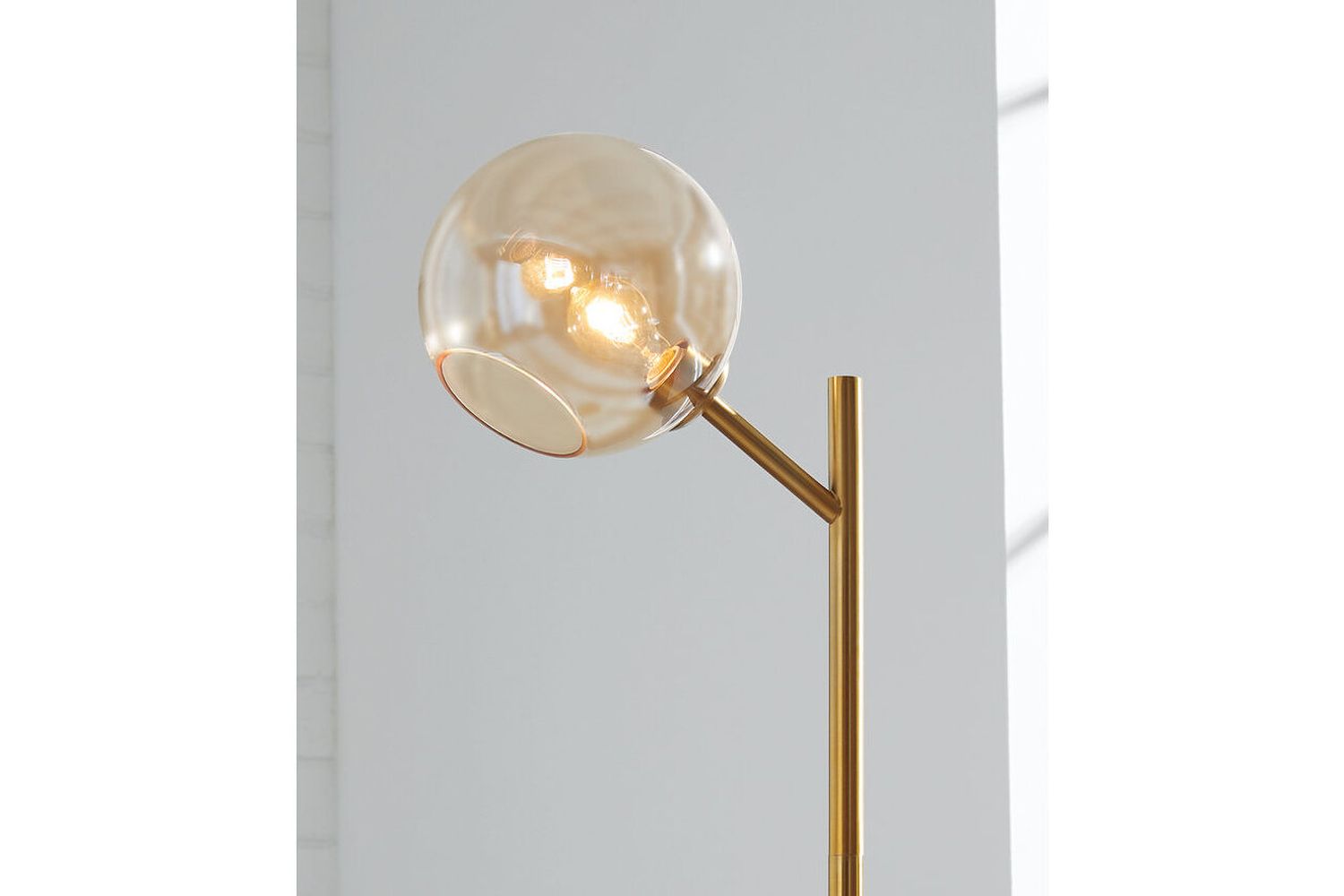 Abanson Amber/Gold Metal Floor Lamp L206021
