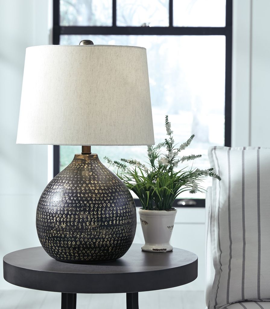 Maire Black and Gold Metal Table Lamp L207294
