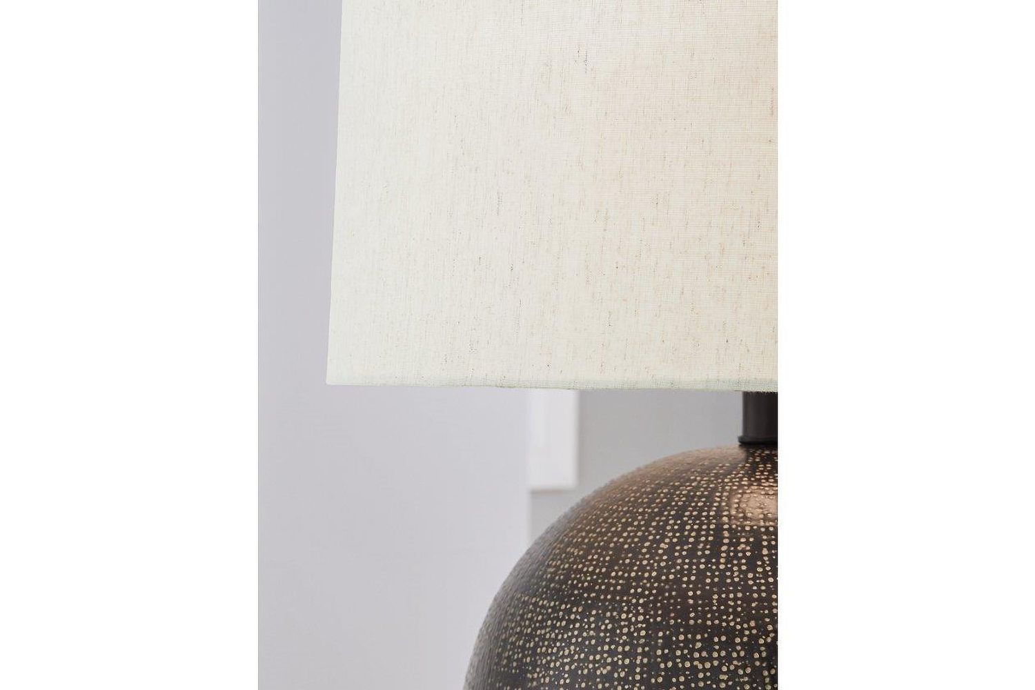 Hambell Table Lamp In Black and Gold L207434