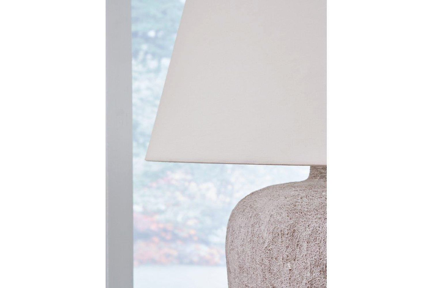 Danry Table Lamp In Cream L207454