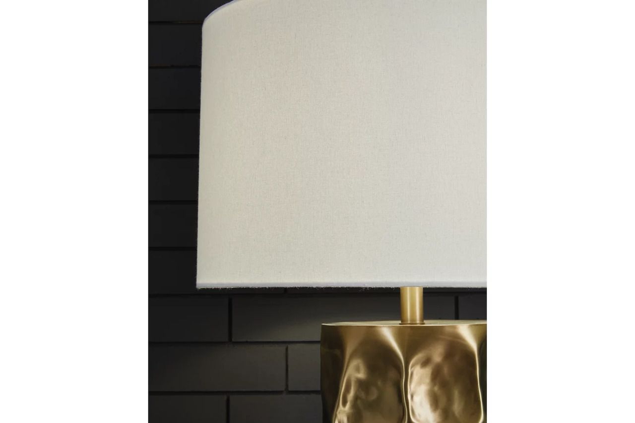 Marshawn Table Lamp In Gold L207524