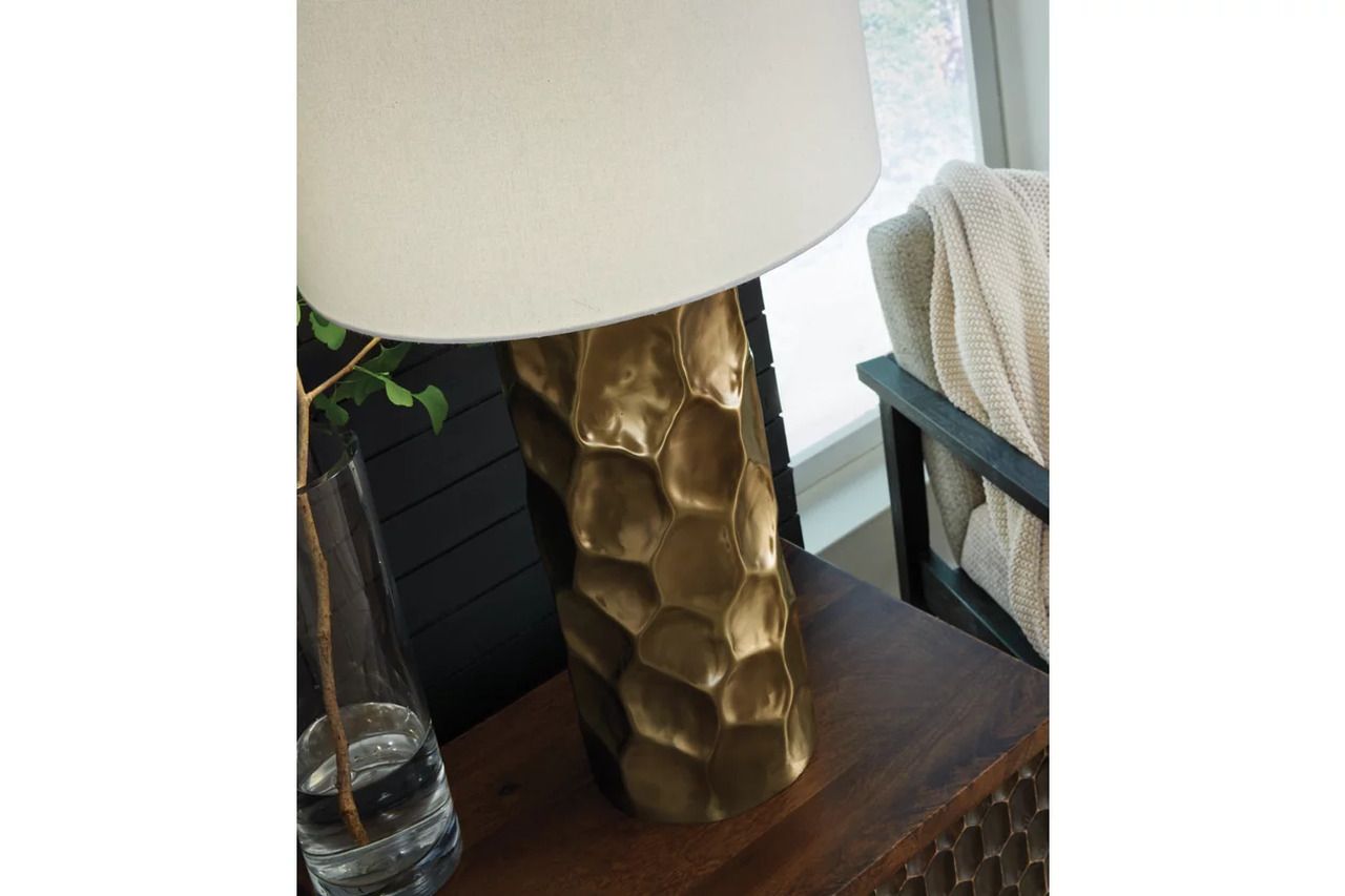 Marshawn Table Lamp In Gold L207524