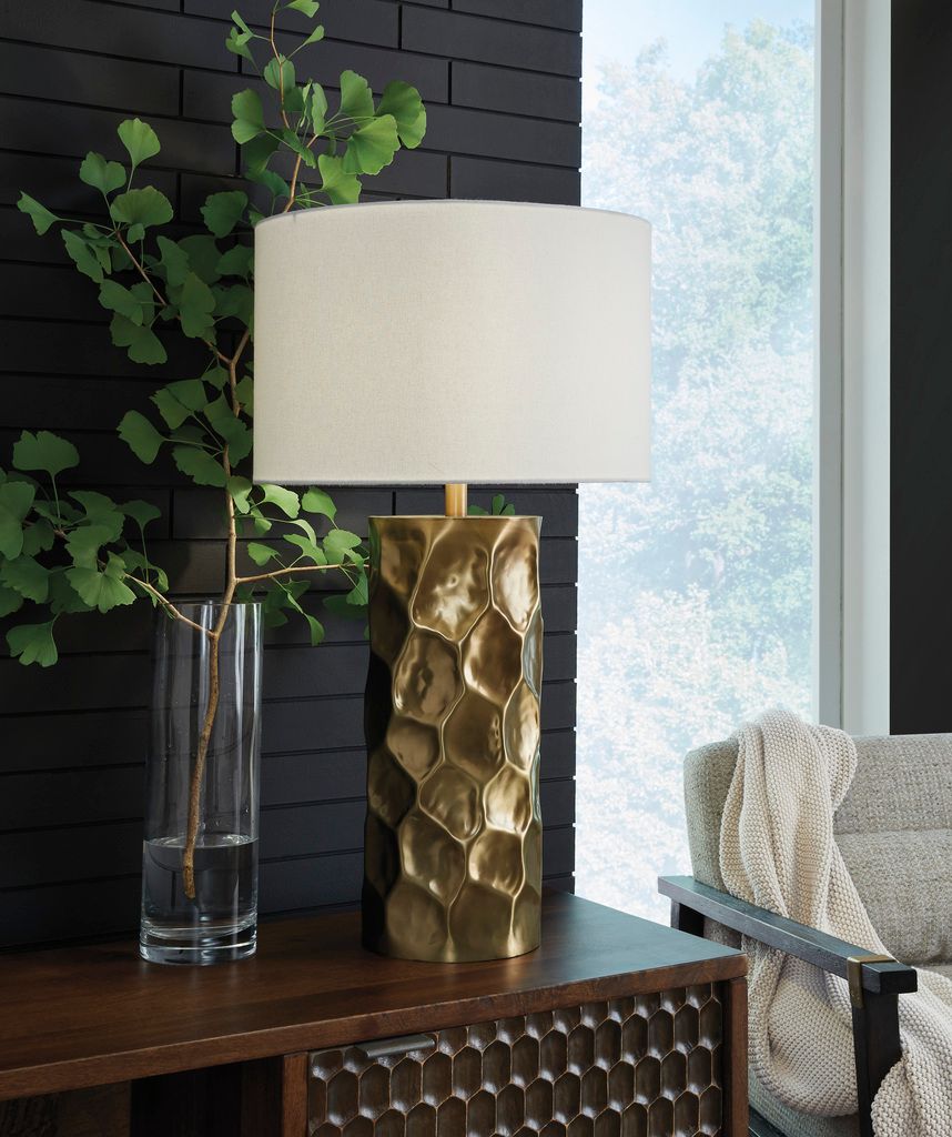 Marshawn Table Lamp In Gold L207524