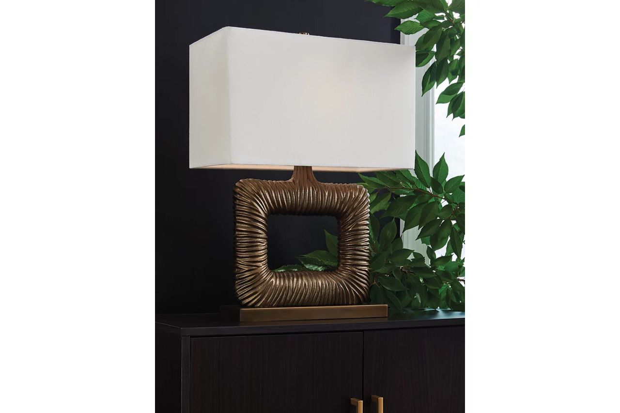 Garronby Table Lamp In Antique Brass L207604