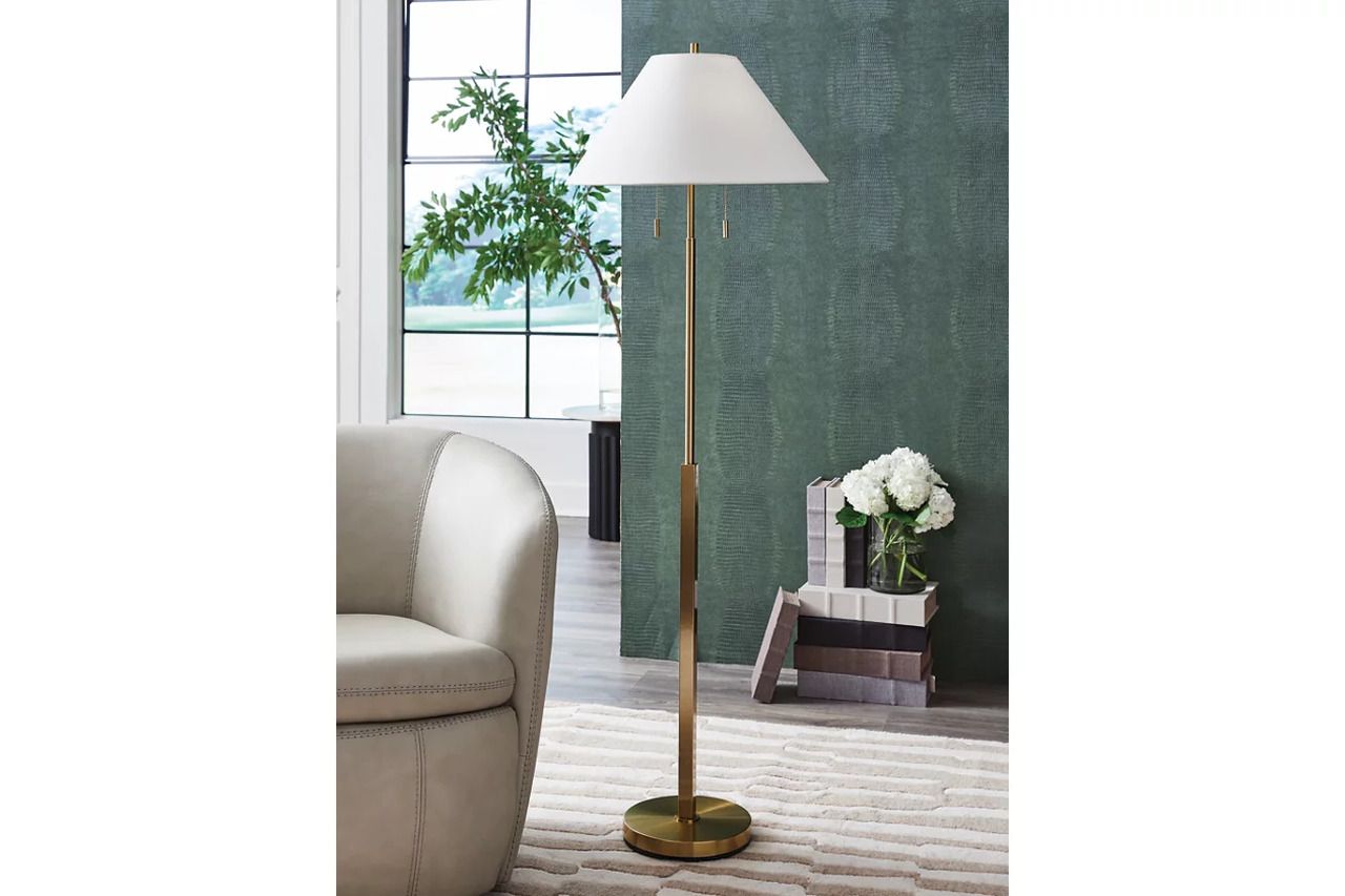 Haigwood Floor Lamp In Gold L208471