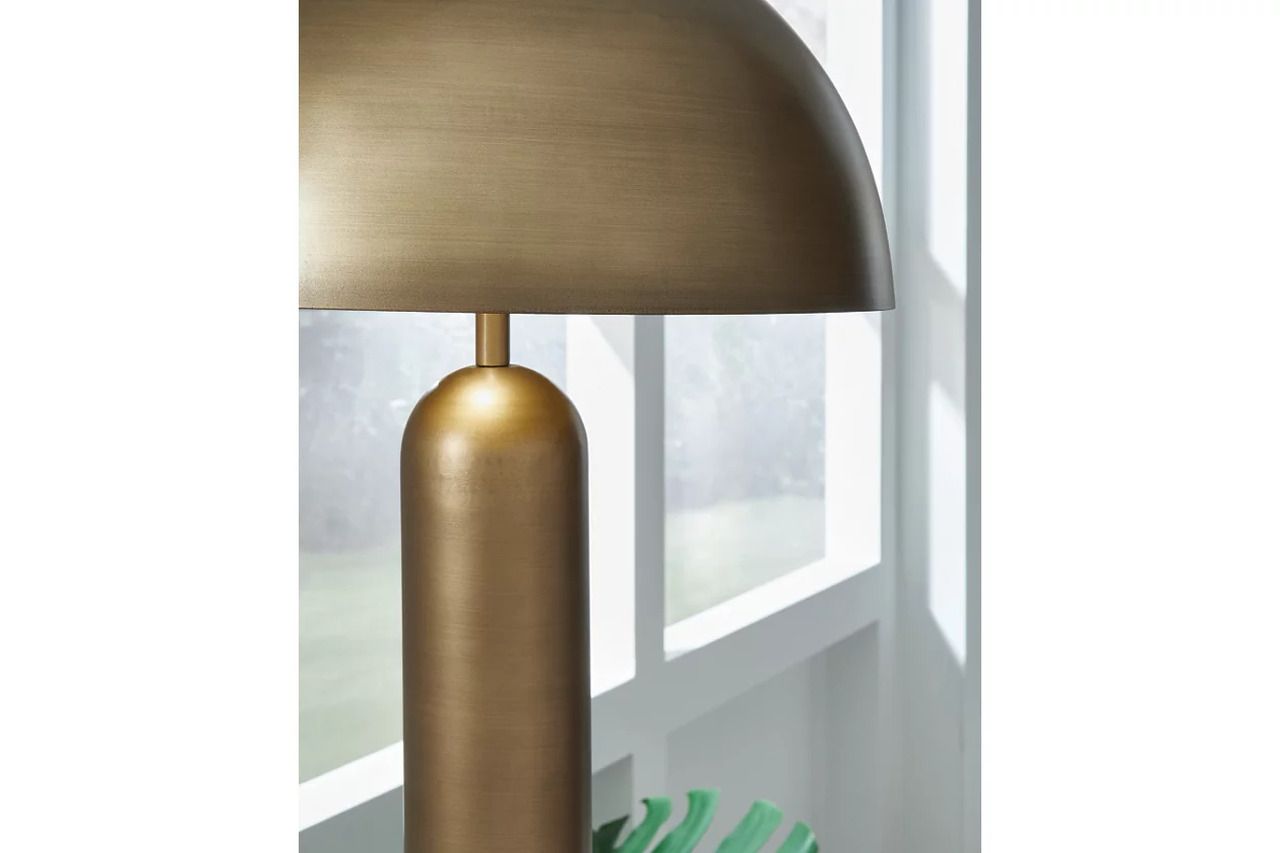 Wendfield Metal Floor Lamp In Antique Gold L208511