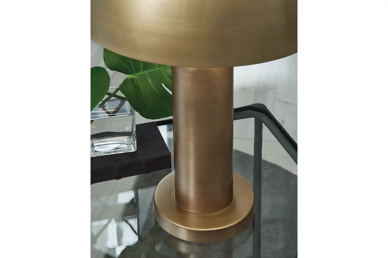 Wendfield Metal Table Lamp In Antique Gold L208514