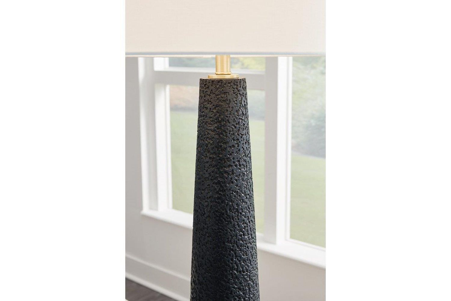 Hallburg Floor Lamp In Black L235761