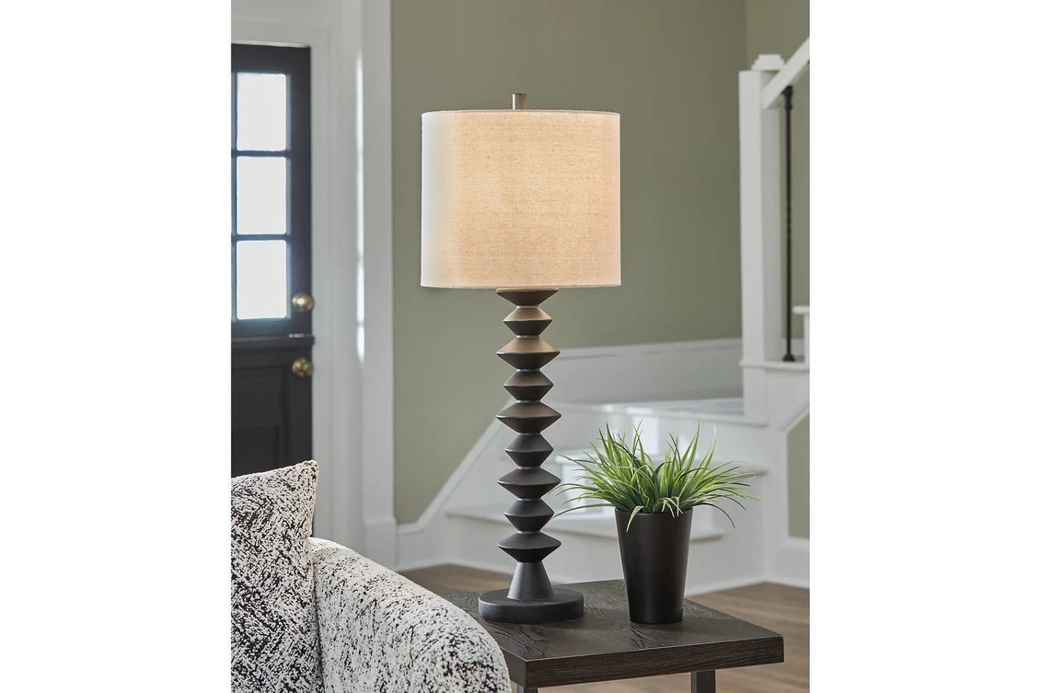 Luanndon Buffet Lamp In Black L235783