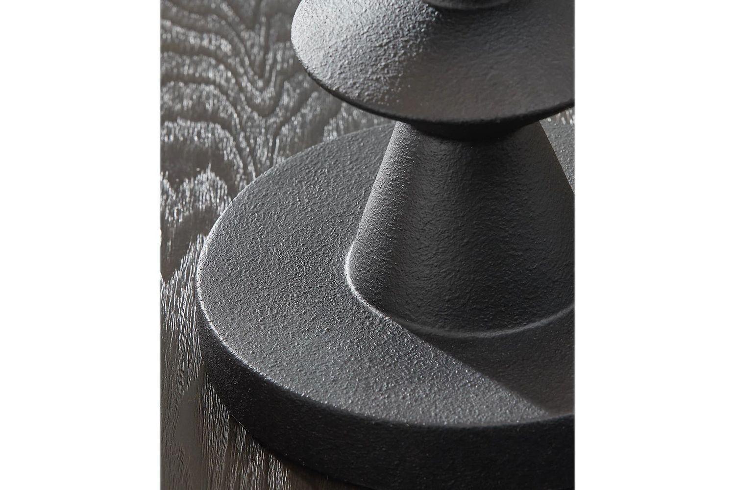 Luanndon Buffet Lamp In Black L235783