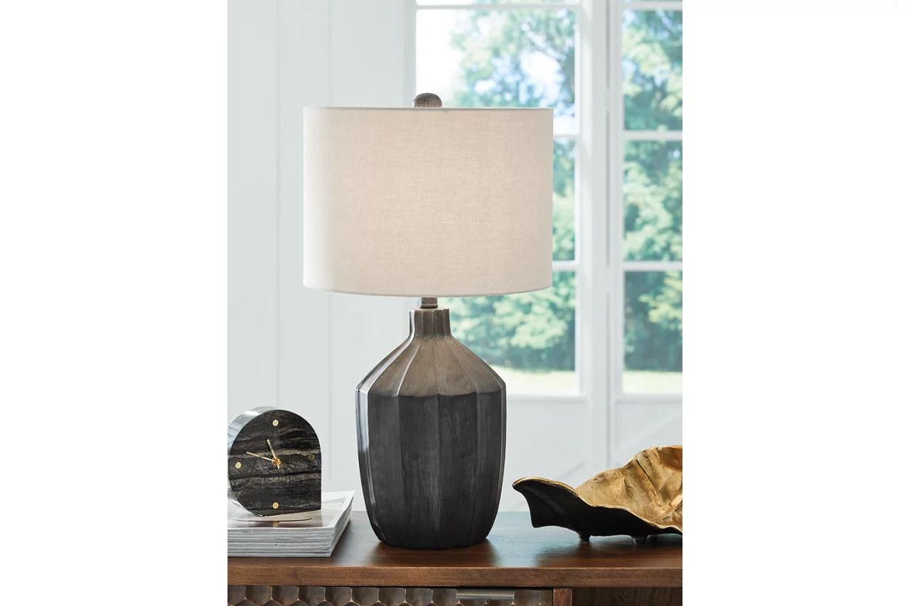 Jilton Table Lamp In Black L235844