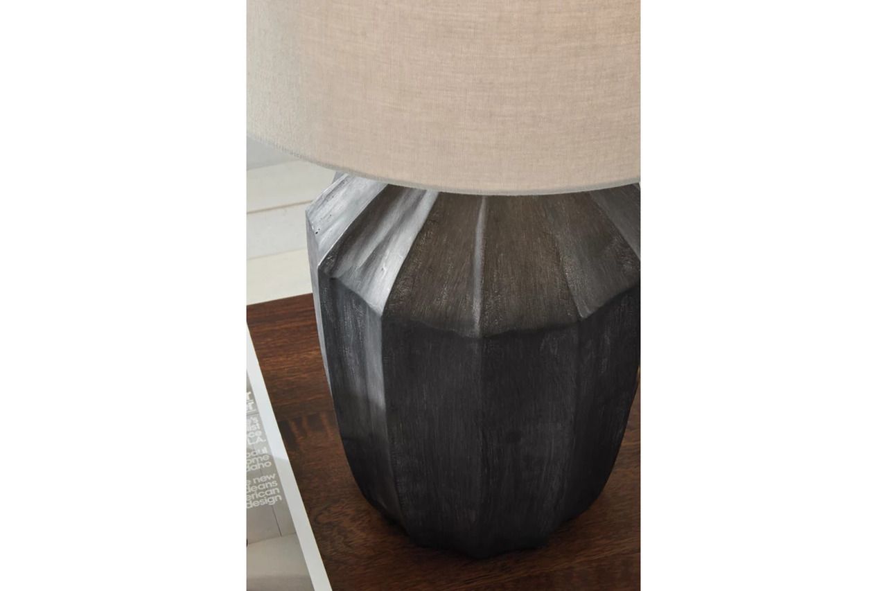Jilton Table Lamp In Black L235844