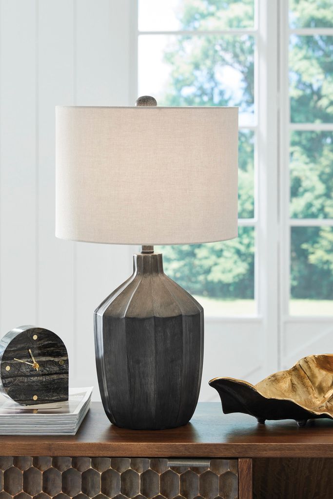 Jilton Table Lamp In Black L235844